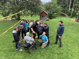 Trainees working together